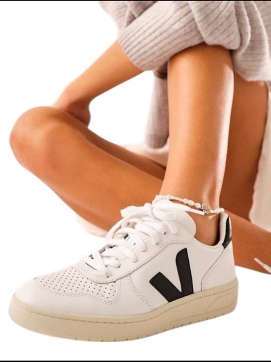 Veja Shoes - Veja Women's V-10 White Black Leather Sneakers